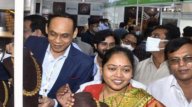 Minister inaugurates jewellery expo in Vijayawada