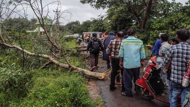 National News: Cyclone Gulab crosses coast near Kalingapatnam