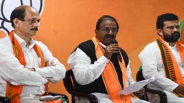 Withdraw cases against party leaders in Atmakur: BJP