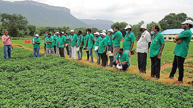 Input dealers visit agricultural research station in Tirupati