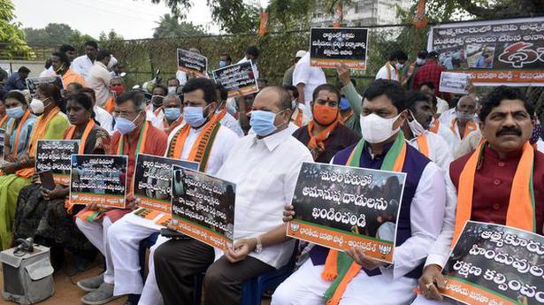 Andhra BJP leaders seek release of party colleagues detanied at Atmakur