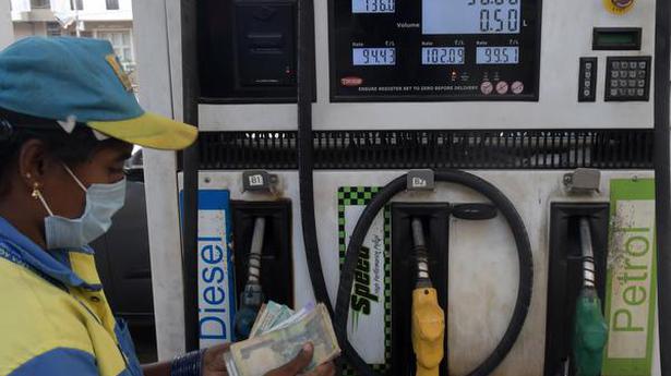 National News: Diesel crosses ₹100 mark in Mumbai, fuel prices hiked again