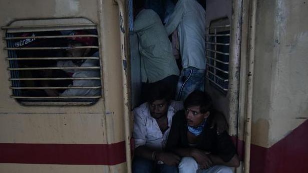 Amid lockdown talk, migrant movement spikes on Mumbai-Agra road in Indore