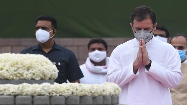 PM Modi, Rahul Gandhi pay tributes to Rajiv Gandhi on birth anniversary