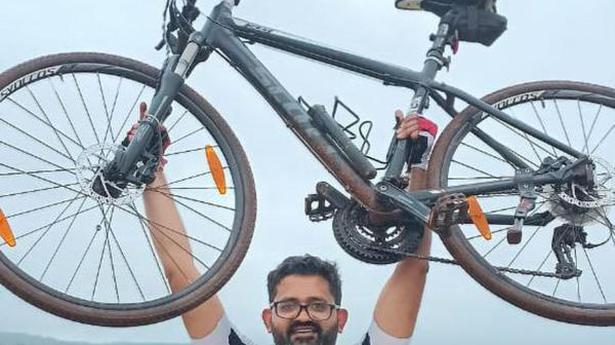 Hubbali lecturer dies of cardiac arrest while cycling