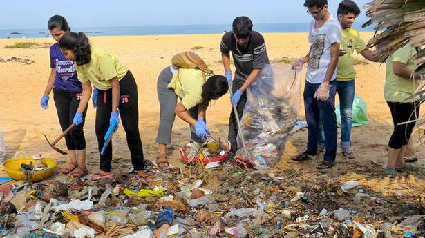 Tannirbavi beach cleaned - The Hindu