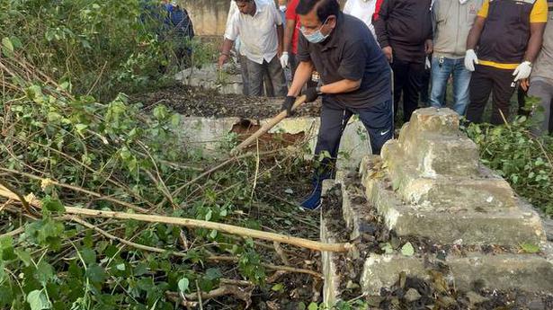 Joshi cleans graveyard to mark Vajpayee’s birth anniversary