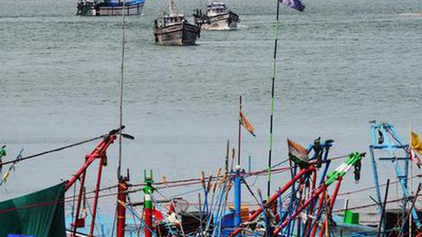 Fishermen not keen on utilisingextended fishing season - The Hindu
