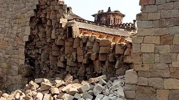 Part of Hampi fort collapses