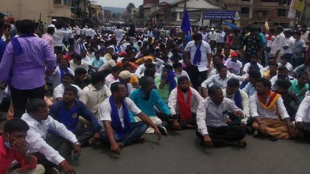 Dharna in Sakleshpur, BM Road blocked