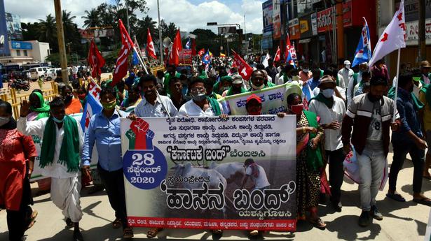 Writers, academicians demand repeal of laws on land, APMC in Karnataka