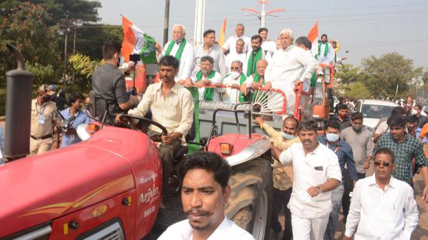Karnataka winter session 2021: Congress leaders arrive in a tractor