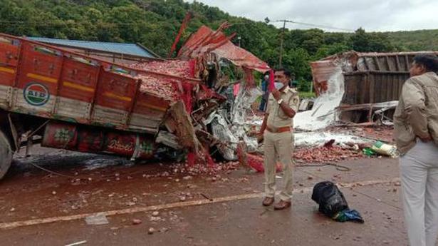 2 killed after truck jumps over divider on Bengaluru-Pune highway