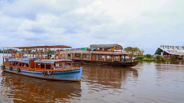 Houseboats look to Onam for revival