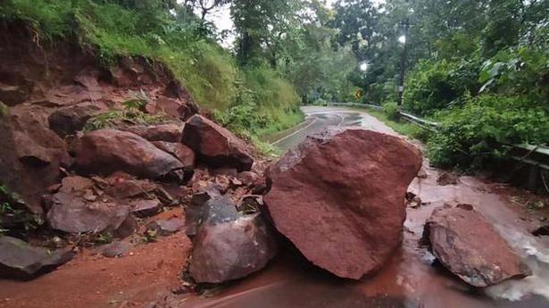 Landslips hit Kottayam, Pathanamthitta high ranges