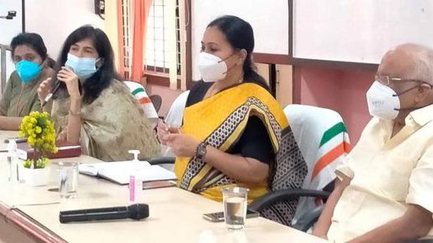 Kerala Health Minister visits SLTC at Plachimada