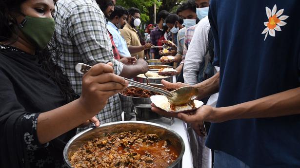 DYFI organises ‘food street’ to oppose BJP’s campaign against ‘halal’ food