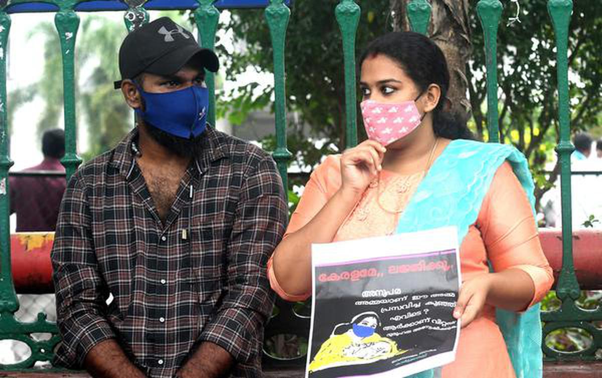 Anupama S. Chandran and her partner Ajith Kumar B. protesting outside the Kerala Secretariat. File