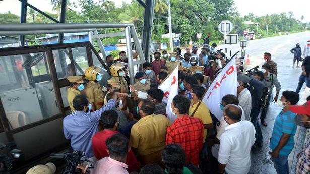 Protest by political parties stalls toll fee collection on Kollam bypass