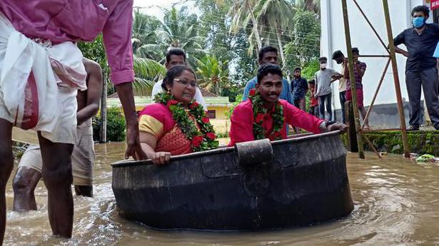 Couple braves Kerala floods to get married