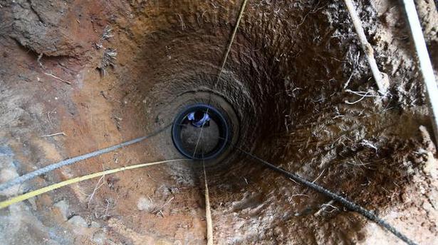 Four persons die in Kundara while digging well
