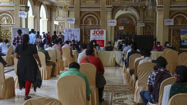 Govt. job fairs see offers fall, applicants increase