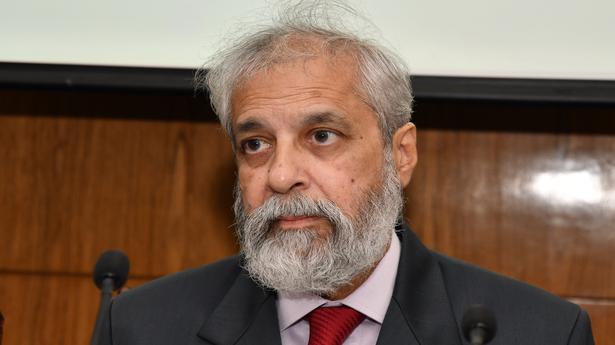 Journalists need to stand up to protect constitutional rights, says Justice Lokur