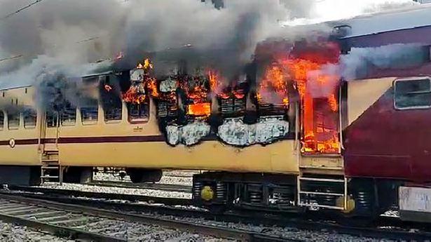 National News: Protesting Railway job aspirants torch train in Bihar’s Gaya