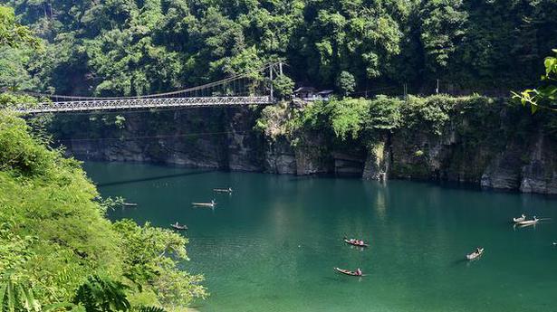 Meghalaya: Locals oppose dam on India’s clearest river