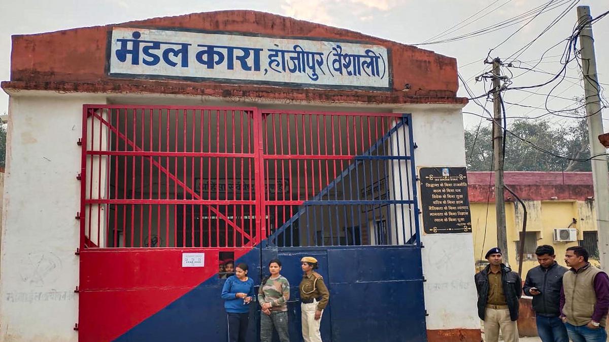 Prisoner shot dead inside Bihar jail; 5 injured in ensuing clash - The Hindu