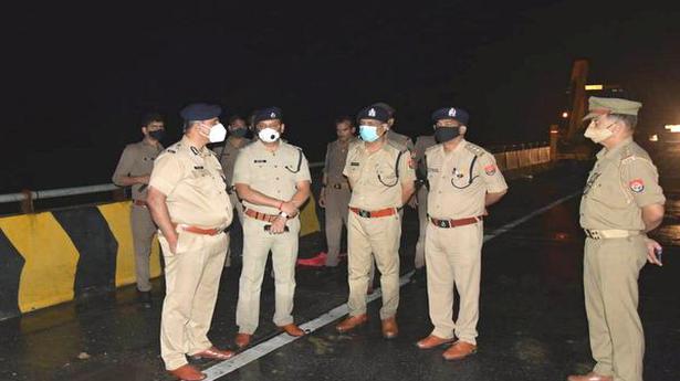 18 killed, 25 injured in after truck hits bus in Uttar Pradesh