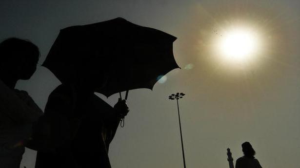 Heatwave abates, IMD forecasts drop in temp by 3-4 degrees over north India