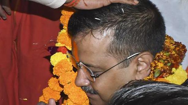 I visit temples as I'm Hindu, no one must have objections, says Kejriwal