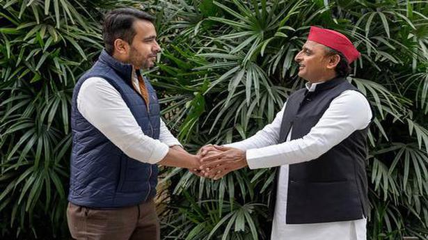 Akhilesh Yadav, RLD chief meet in Lucknow, seat-sharing discussed