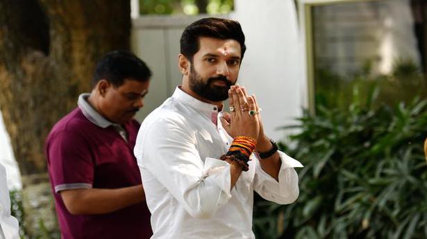 Rahul, Rajnath visit Chirag Paswan on his father's first death anniversary