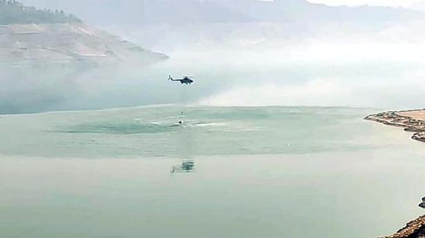 IAF helicopters begin firefighting operations in Uttarakhand