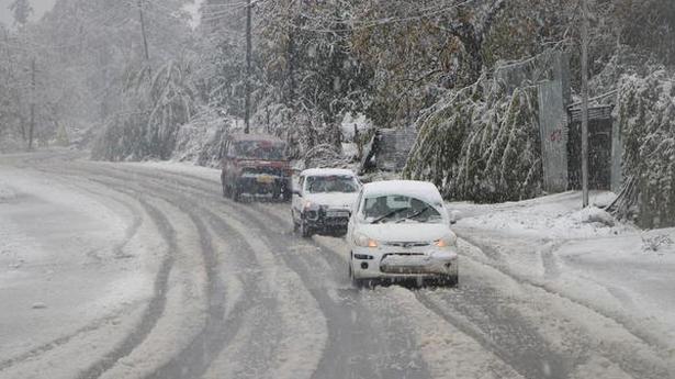 Kashmir snowfall | Two killed in Anantnag, death toll climbs to 5