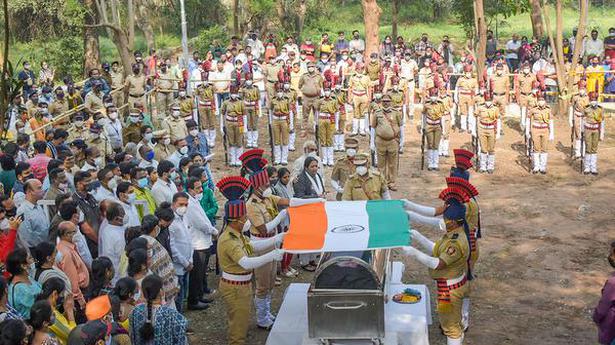 ‘Mother of orphans’ Sindhutai Sapkal laid to rest with state honours