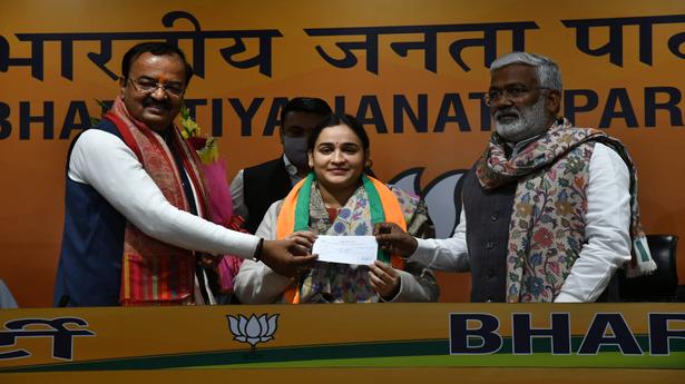 U.P. Assembly polls | Mulayam Singh Yadav’s daughter-in-law Aparna Yadav joins BJP