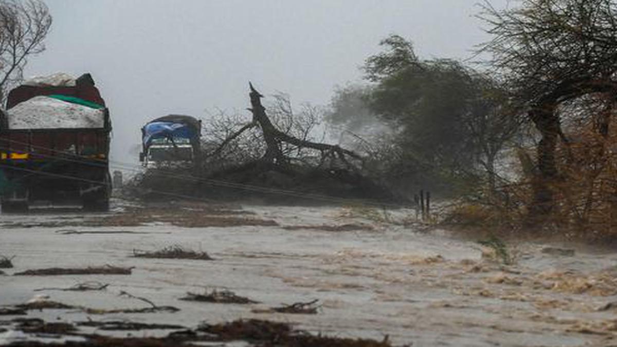 Cyclone Tauktae makes landfall in Gujarat; 4 dead - The Hindu