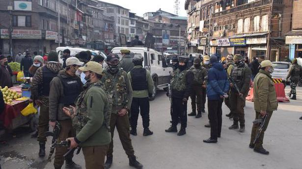 Four injured in Srinagar grenade explosion
