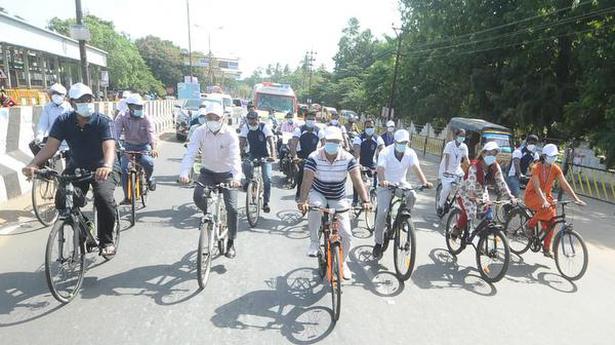 Cuddalore Collector participates in COVID-19 cycle rally