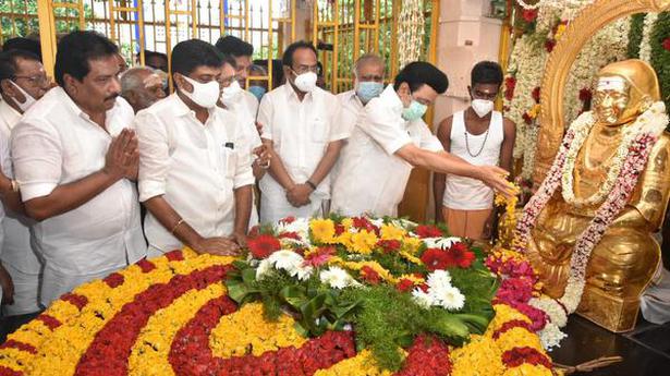 TN CM, leaders pay homage to freedom fighter Muthuramalinga Thevar on his 114th birth anniversary