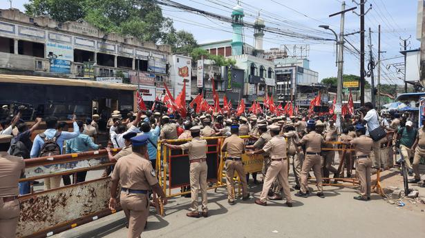 CPI(M) cadres lay siege to Madurai railway station over Agnipath scheme