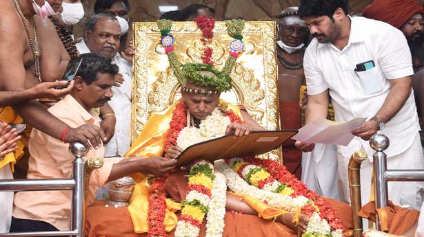 293rd pontiff takes over at the Madurai Adheenam