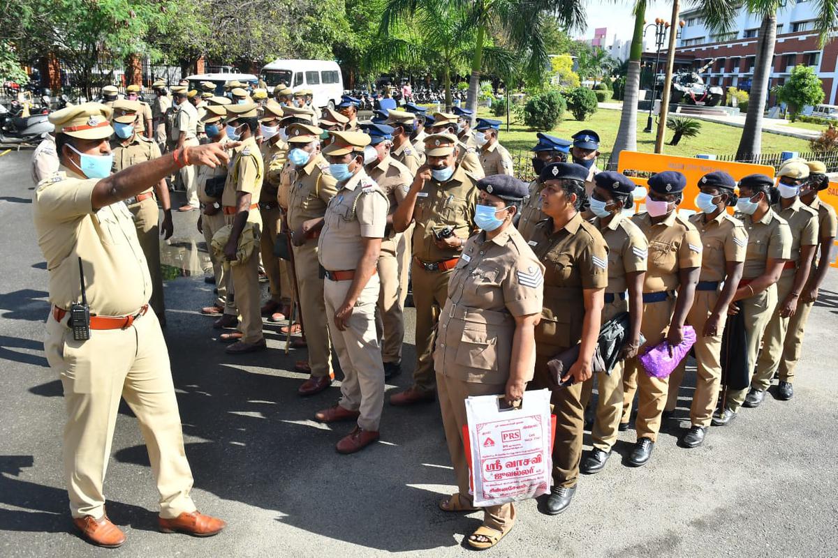 Heavy police deployed to control the protesters during Bharat bandh, at Salem in Tamil Nadu on Tuesday, 08 December 2020.