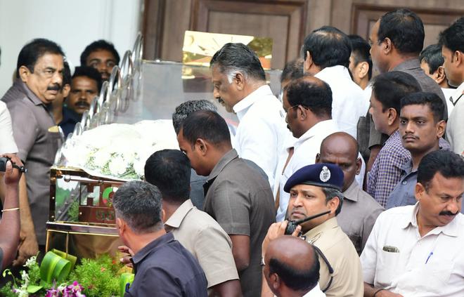 Image result for Where will DMK Chief M. Karunanidhi be buried?