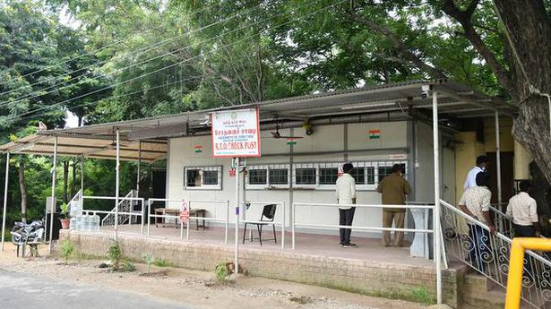 DVAC seizes ₹77,100 cash at RTO checkpost near Katpadi