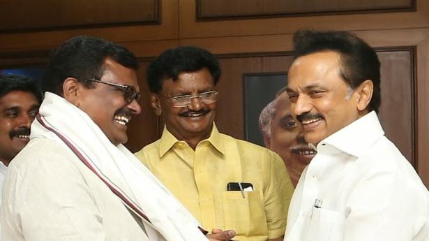 AMMK leader Thanga Tamilselvan joins DMK - The Hindu
