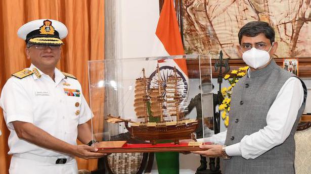 Senior Navy officer calls on Tamil Nadu Governor